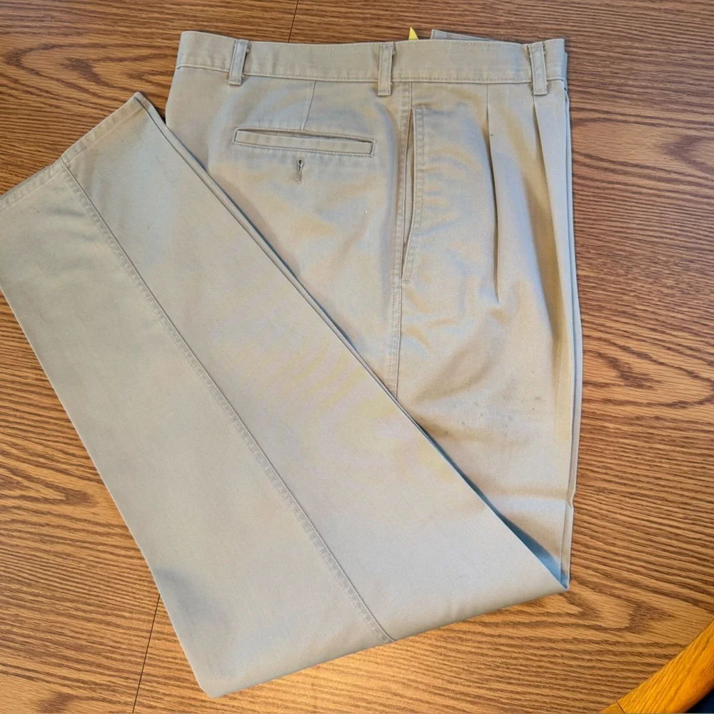 Bill Blass Men's Khaki Chinos, Pleated, Straight Leg 36 x32